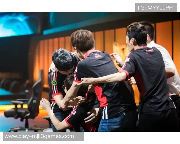 EDG在S15全球总决赛积分榜上以72分遥遥领先其他战队